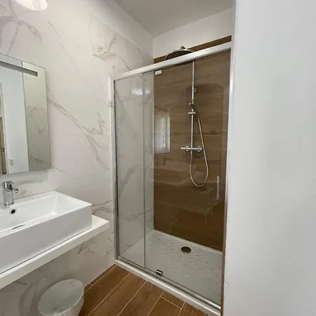 Lägenhet Esperia 1 Piscina E Parcheggio